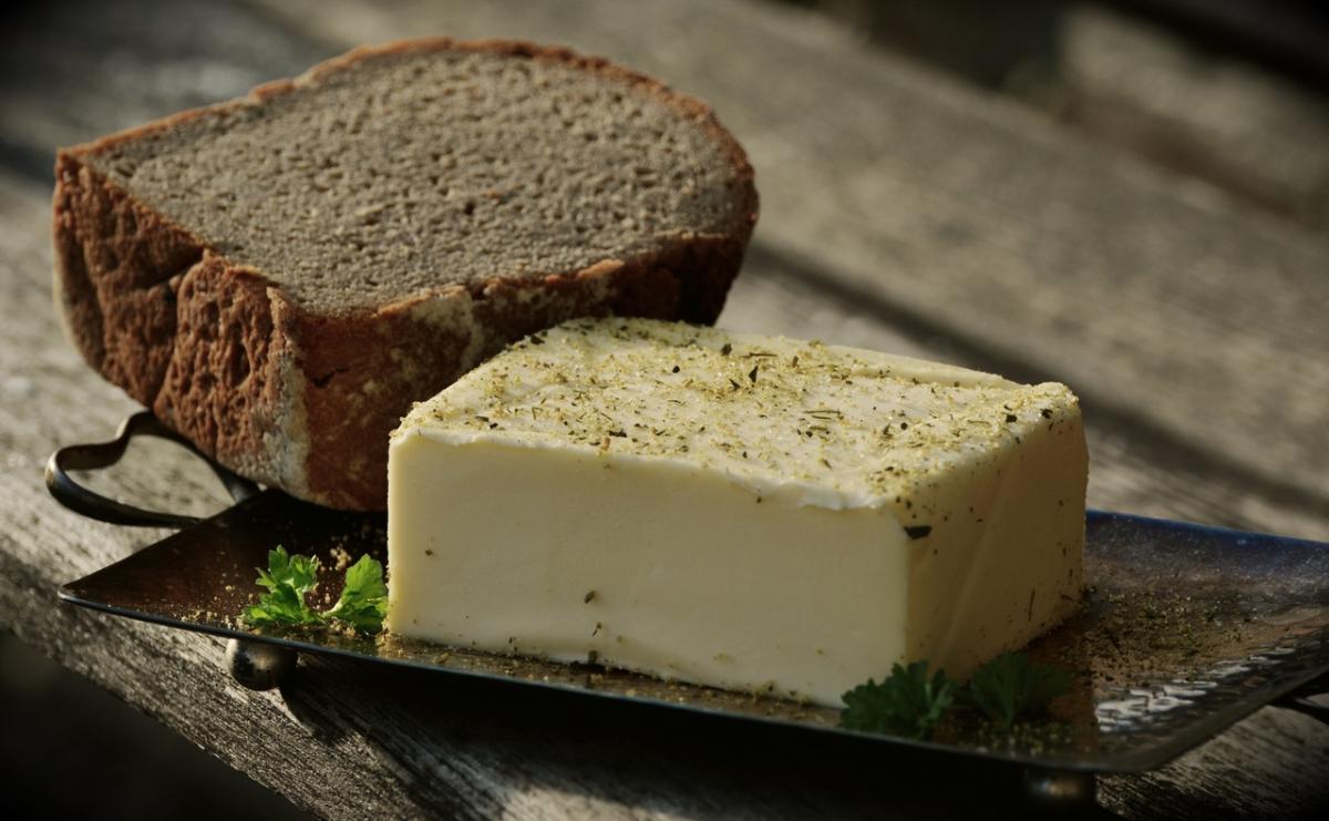 https://get.pxhere.com/photo/food-baking-healthy-snack-dessert-dairy-product-bread-butter-fat-nutrition-herbs-flavor-herb-butter-good-butter-1201649.jpg