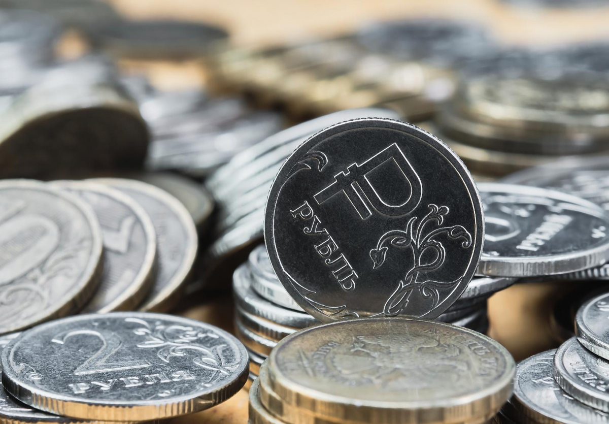https://ru.freepik.com/free-photo/background-blurry-out-of-focus-bokeh-and-pasteurization-coins-of-the-russian-ruble-on-the-table-the-change-in-the-exchange-rate-of-the-ruble-idea-for-economic-news-banner_29072293.htm#query=%D1%80%D1%83%D0%B1%D0%BB%D0%B8&