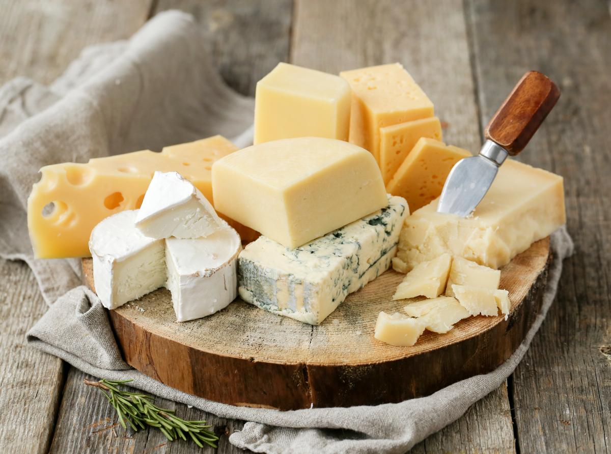 https://ru.freepik.com/free-photo/delicious-pieces-of-cheese_10323206.htm#query=%D1%81%D1%8B%D1%80&position=0&from_view=search&track=sph