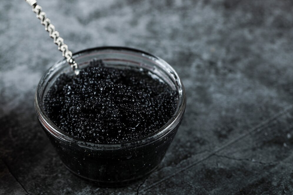 https://ru.freepik.com/free-photo/black-caviar-in-a-small-jar-with-a-spoon-inside_7412731.htm#query=черная%20икра&position=7&from_view=search&track=sph