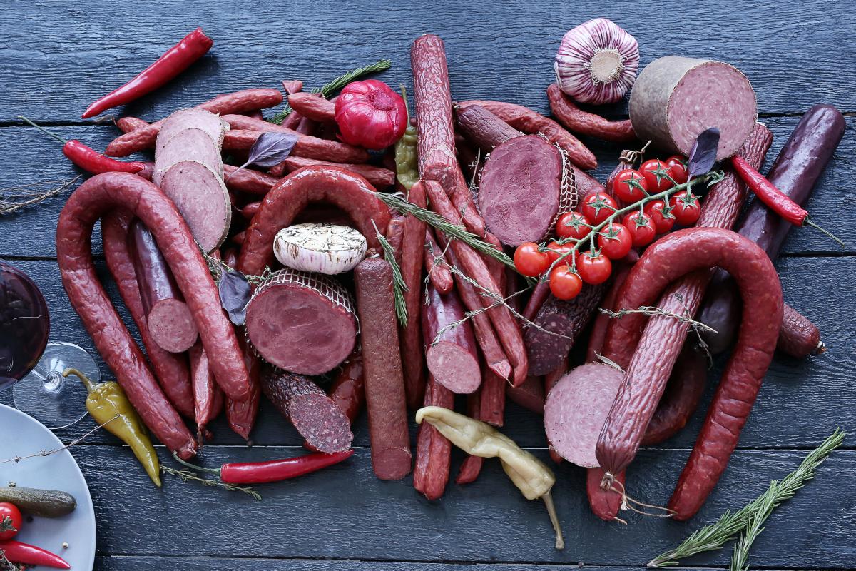 https://img.freepik.com/free-photo/delicious-assortment-of-meat_144627-31919.jpg?w=1380&t=st=1677583984~exp=1677584584~hmac=8a3ce745c6232c289dd64078ba0f5d326bf0f494b4405519846a6a7b8ad32c1f