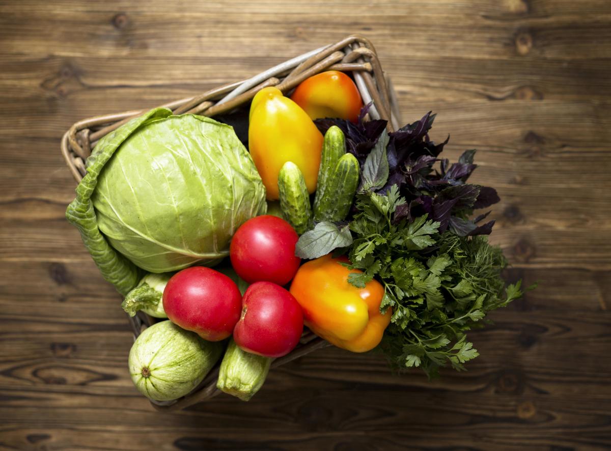 https://ru.freepik.com/free-photo/arrangement-of-delicious-fresh-vegetables_9859189.htm#query=%D0%BF%D1%80%D0%BE%D0%B4%D0%BE%D0%B2%D0%BE%D0%BB%D1%8C%D1%81%D1%82%D0%B2%D0%B5%D0%BD%D0%BD%D0%B0%D1%8F%20%D0%BA%D0%BE%D1%80%D0%B7%D0%B8%D0%BD%D0%B0&position=41&f