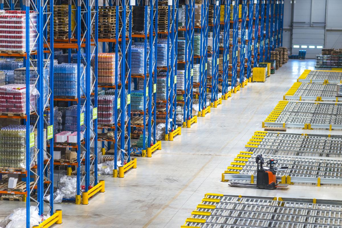 https://ru.freepik.com/free-photo/distribution-warehouse-building-interior-and-large-storage-area-with-goods-on-the-shelf_11451176.htm#query=%D1%81%D0%BA%D0%BB%D0%B0%D0%B4%D1%81%D0%BA%D0%BE%D0%B9%20%D0%BA%D0%BE%D0%BC%D0%BF%D0%BB%D0%B5%D0%BA%D1%81&position
