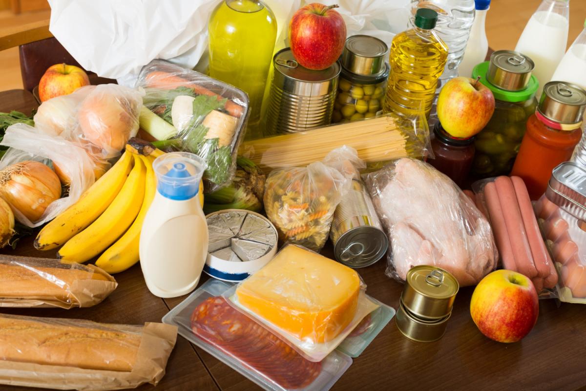 https://www.freepik.com/free-photo/view-table-with-articles-food-family_1631474.htm#query=%D0%BF%D1%80%D0%BE%D0%B4%D1%83%D0%BA%D1%82%D1%8B&position=20&from_view=search&track=ais