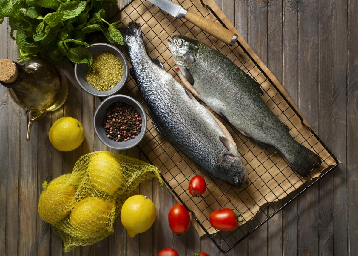 https://ru.freepik.com/free-photo/top-view-raw-trout-still-life_42621089.htm#query=%D1%84%D0%BE%D1%80%D0%B5%D0%BB%D1%8C&position=1&from_view=search&track=sph