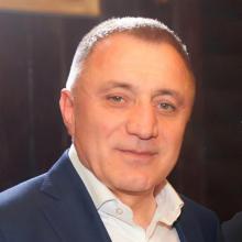 Абдулатип Гамзатов